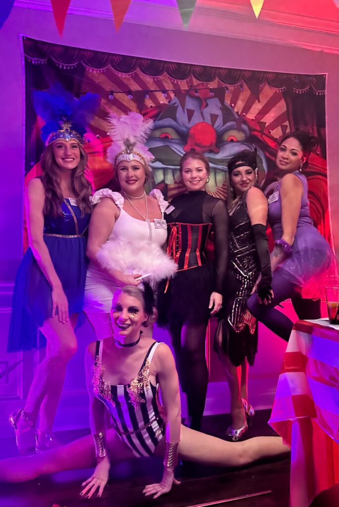 Murder Mystery Party Costume Guide & Outfit ideas