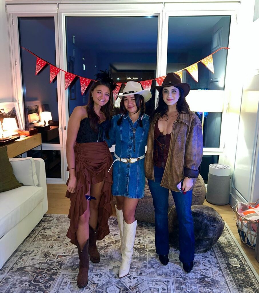 Saloon Girls