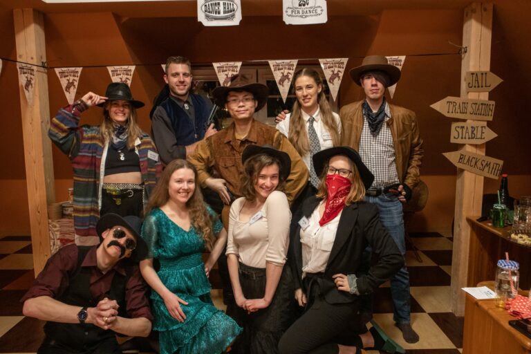 Costume Gallery 18