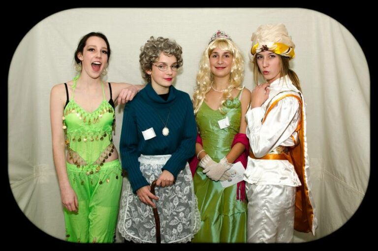 Costume Gallery 32