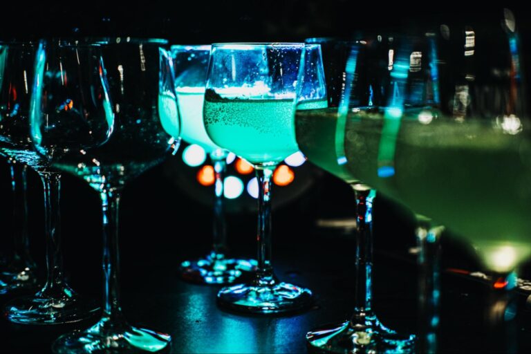 Day 27: Eerie Elixirs – Glow-in-the-Dark Tonic Cocktails