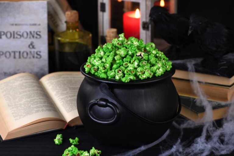 Day 16: Sinister Snacks – Spooky Green Popcorn