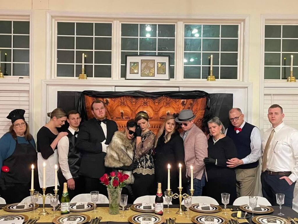 Friendsgiving Games for Adults: How to Host the Ultimate Friendsgiving Murder Mystery Party